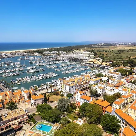 Lejlighed 2-bedroom Beachside With Pool & Parking