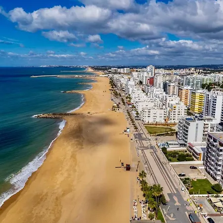 2-bedroom Beachside With Pool & Parking Apartmán Quarteira