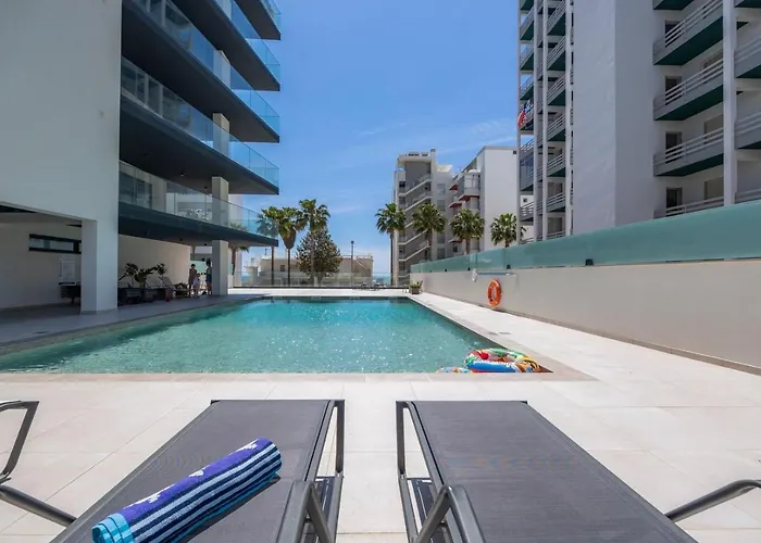 2-bedroom Beachside With Pool & Parking 아파트 쿼테이라