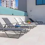 2-bedroom Beachside With Pool & Parking * Quarteira