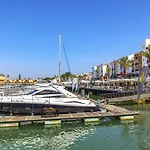 2-bedroom Beachside With Pool & Parking Apartamento Quarteira