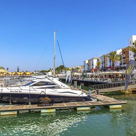 2-bedroom Beachside With Pool & Parking Apartamento Quarteira