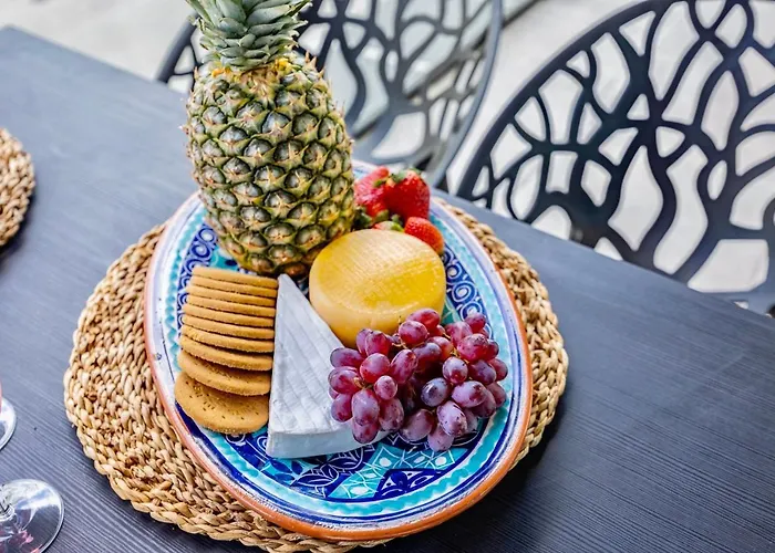 公寓 2-bedroom Beachside With Pool & Parking