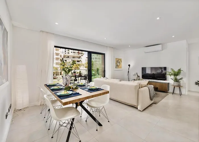 2-bedroom Beachside With Pool & Parking 公寓 奎特里拉