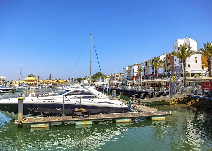 2-bedroom Beachside With Pool&parking Appartement Quarteira