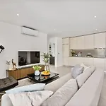 公寓 2-bedroom Beachside With Pool & Parking