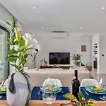 公寓 2-bedroom Beachside With Pool & Parking